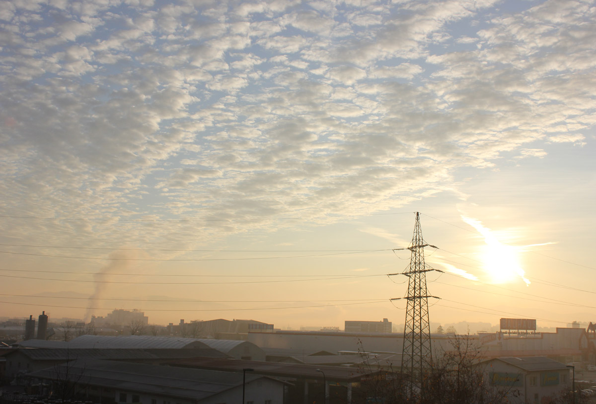 Novembrsko sončno jutro (a mrzlo) November je bil grozno mrzel, v decembru pa se je...